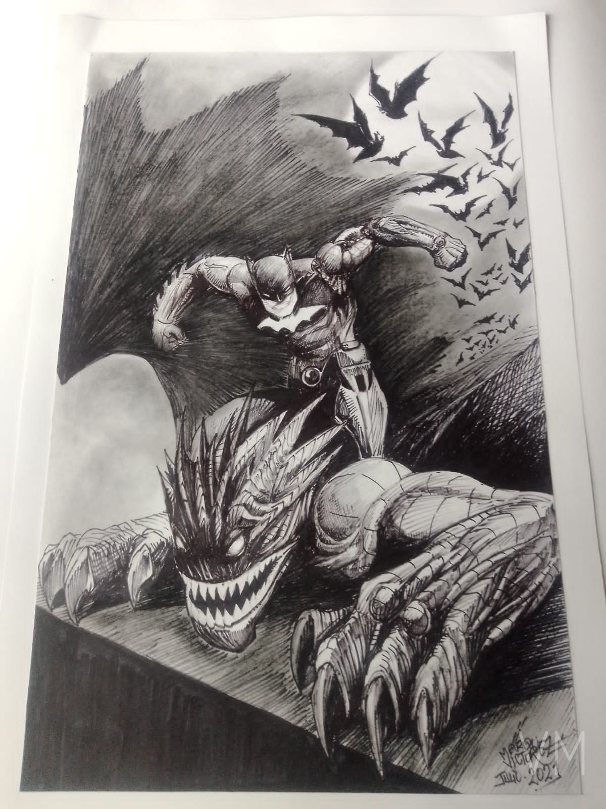 Batman en combate épico contra una criatura monstruosa rodeado de murciélagos.